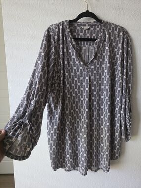 Cato Gray and Light Pink Printed V-Neck Blouse